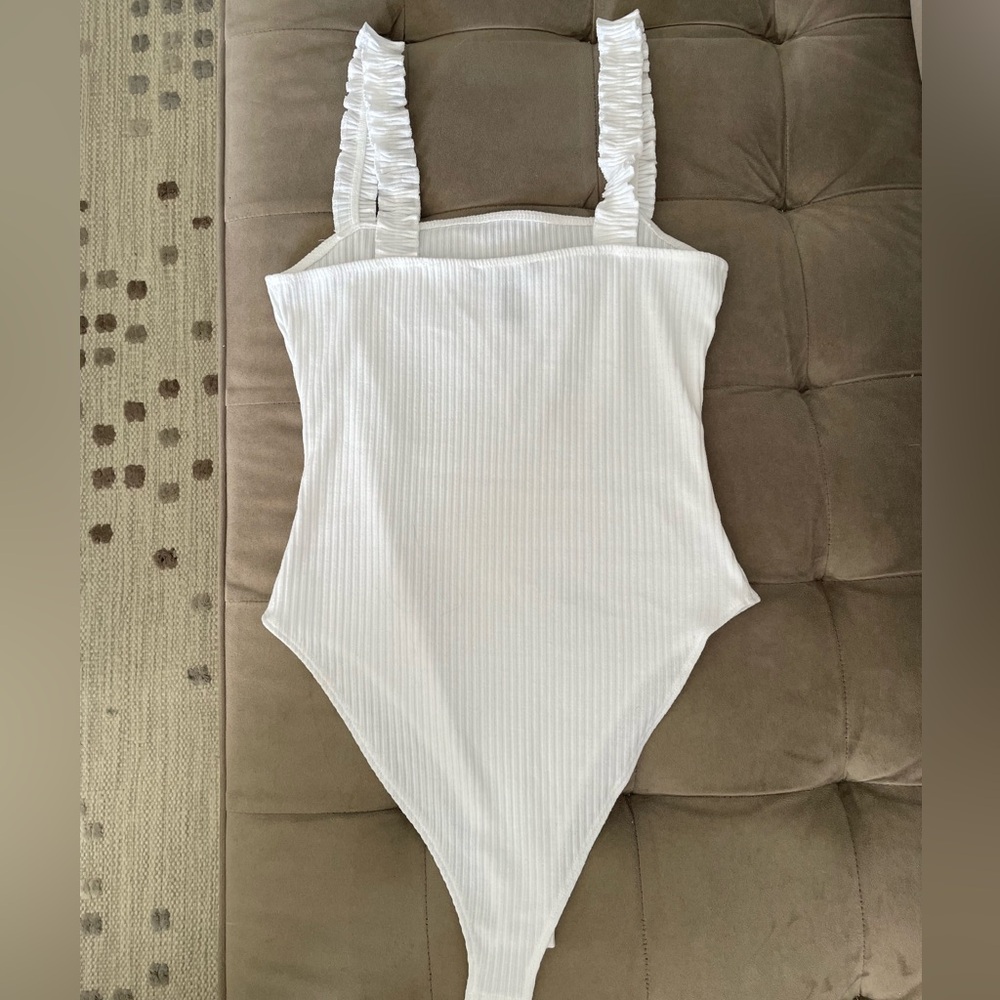 Forever 21 Withe Ribbed bodysuit - Picture 4 of 5